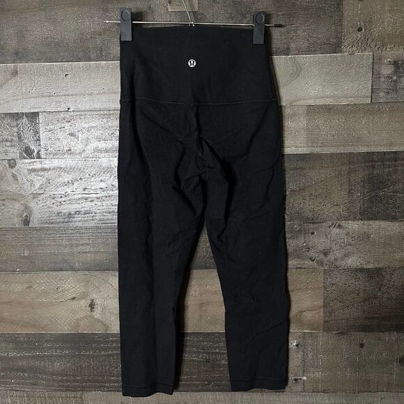 Lululemon High Rise Crop 6 - Picture 4 of 6